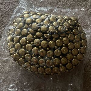 Gold Clutch with Vintage Elegance and Intricate Design